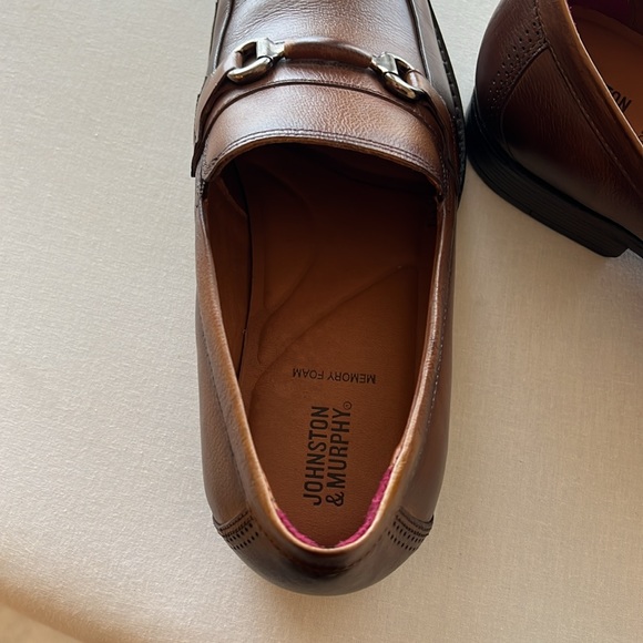 Brand new Johnston & Murphy Hawthorne tan tumbled full grain loafers size 10 - Picture 2 of 3